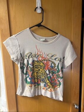 Urban Outfitters Pale Pink Graphic Tiger Crop Top